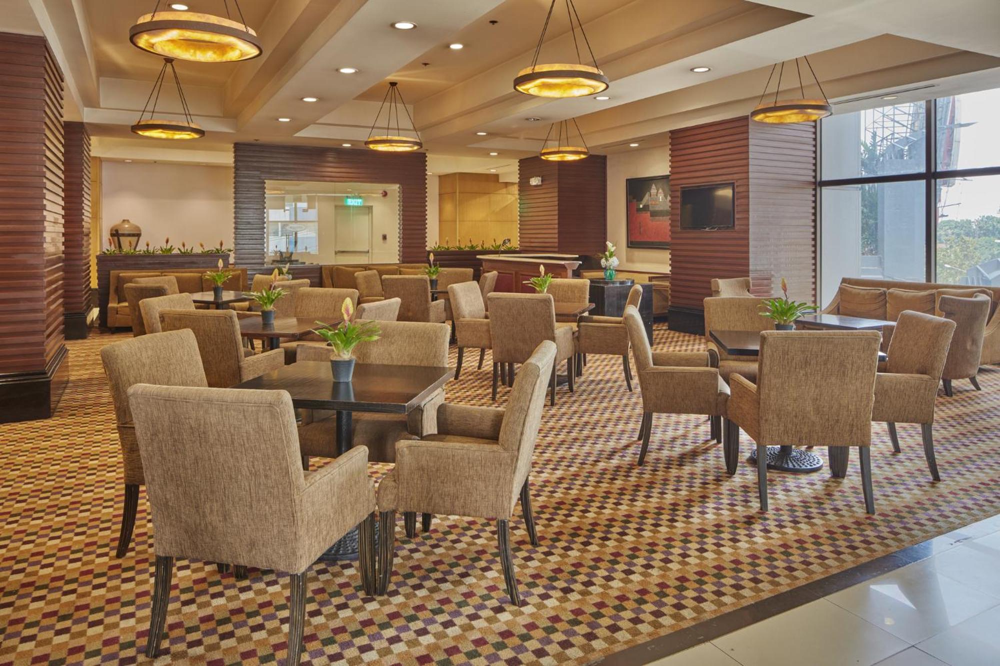 Holiday Inn & Suites Manila Galleria By Ihg Pasig City Zewnętrze zdjęcie