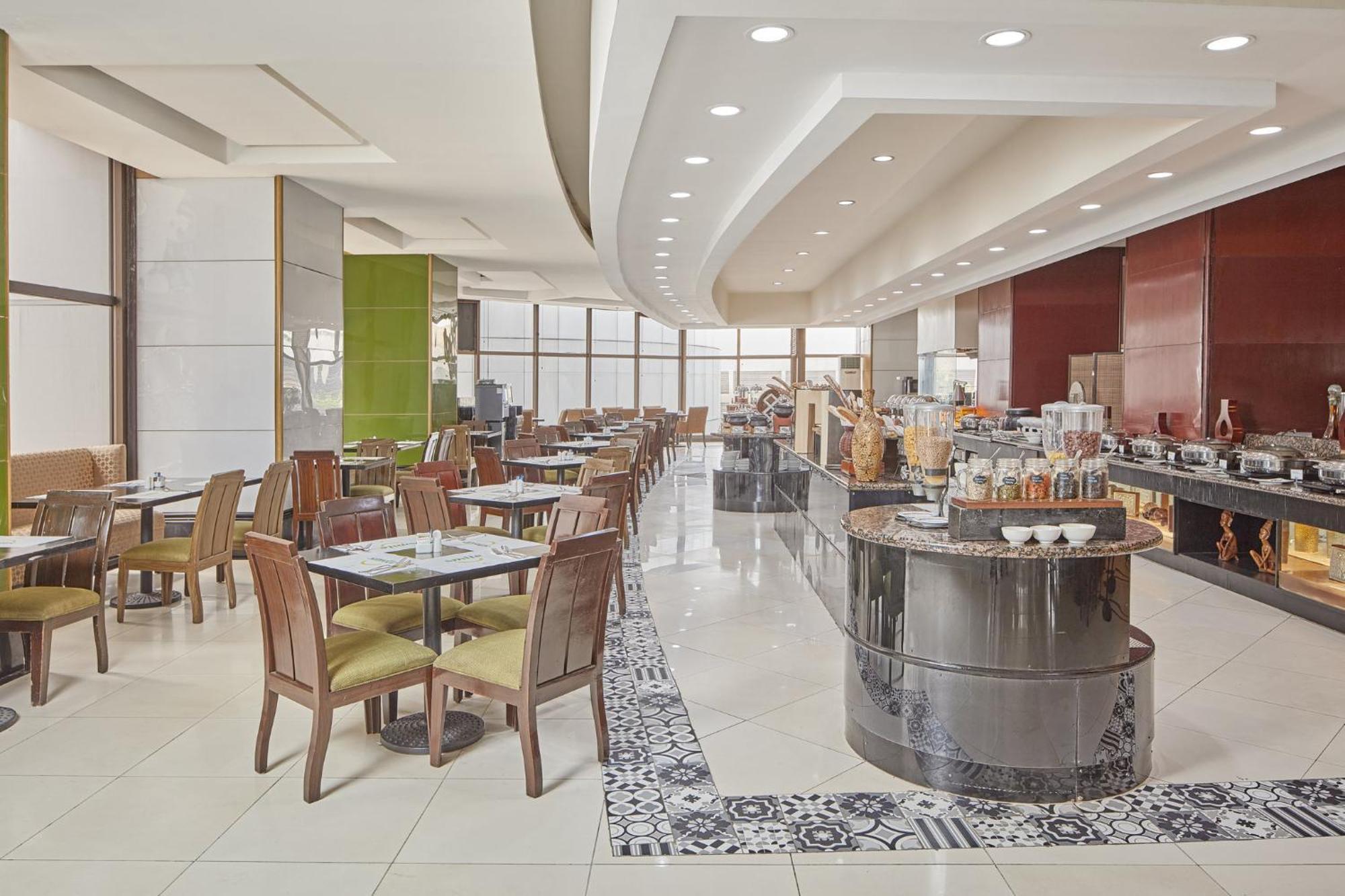 Holiday Inn & Suites Manila Galleria By Ihg Pasig City Zewnętrze zdjęcie