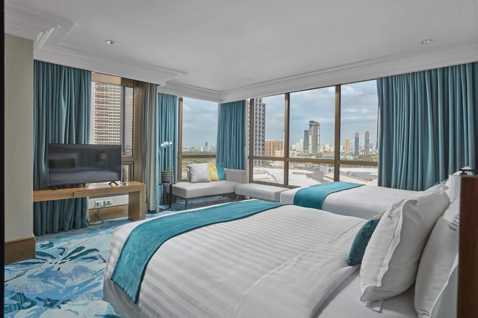 Holiday Inn & Suites Manila Galleria By Ihg Pasig City Zewnętrze zdjęcie