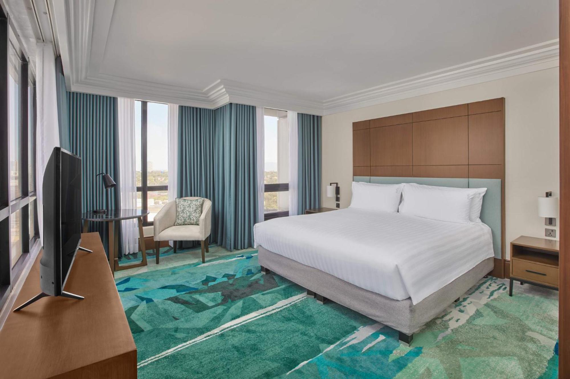 Holiday Inn & Suites Manila Galleria By Ihg Pasig City Zewnętrze zdjęcie